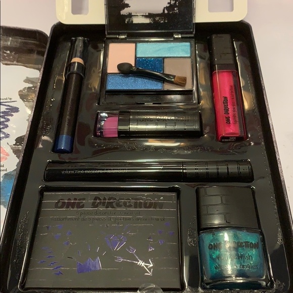 Make up by ONE DIRECTION Other - NEW Make Up by ONE DIRECTION Midnight Memories